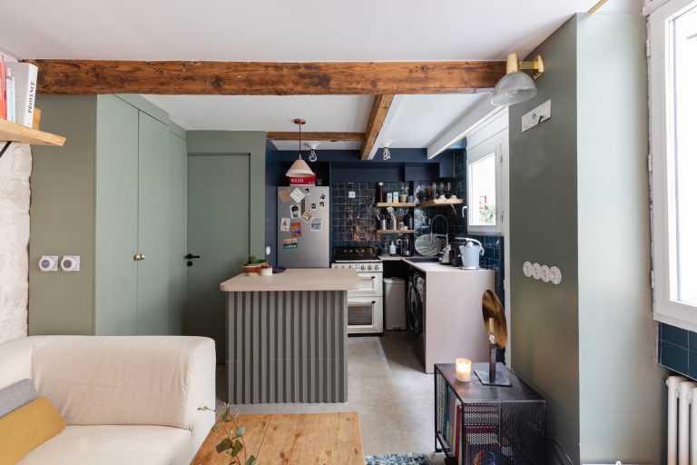 30 m² comme une mini maison d’artiste à Paris