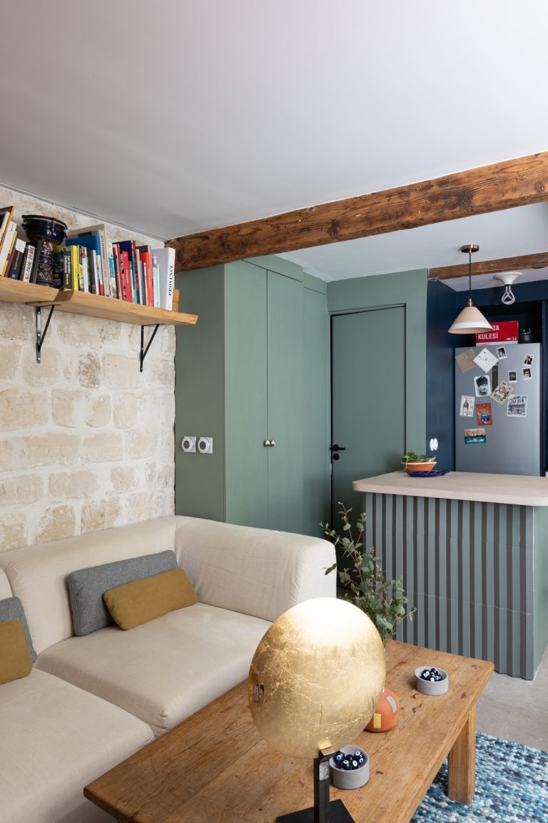 30 m² comme une mini maison d’artiste à Paris